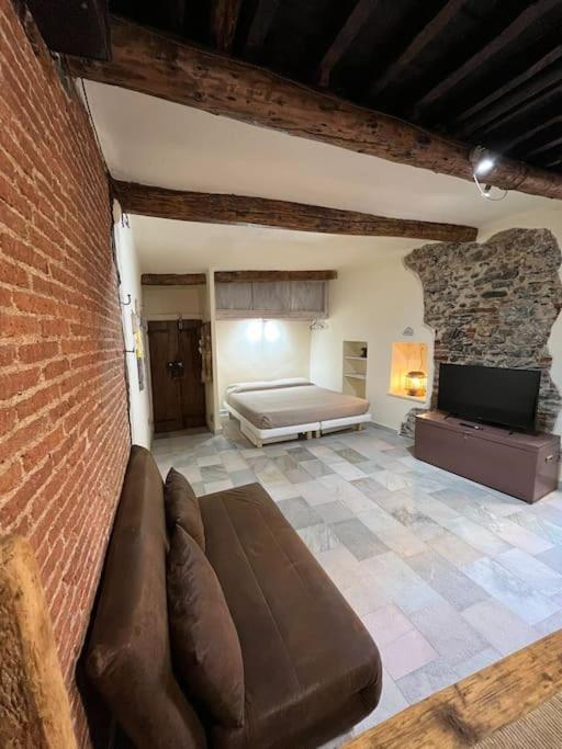 Iris 3: Un Fiore A Apartamento